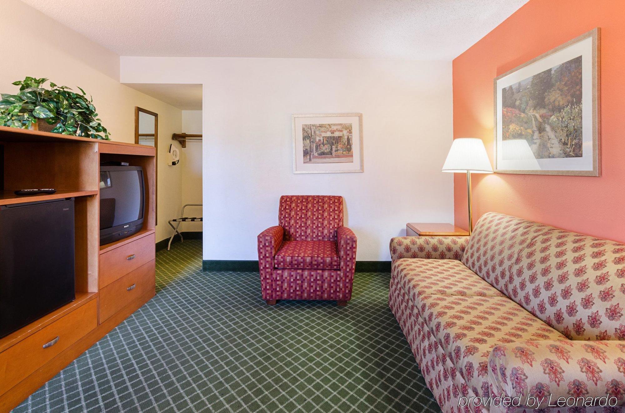 Econo Lodge Inn & Suites Johnson City Εξωτερικό φωτογραφία