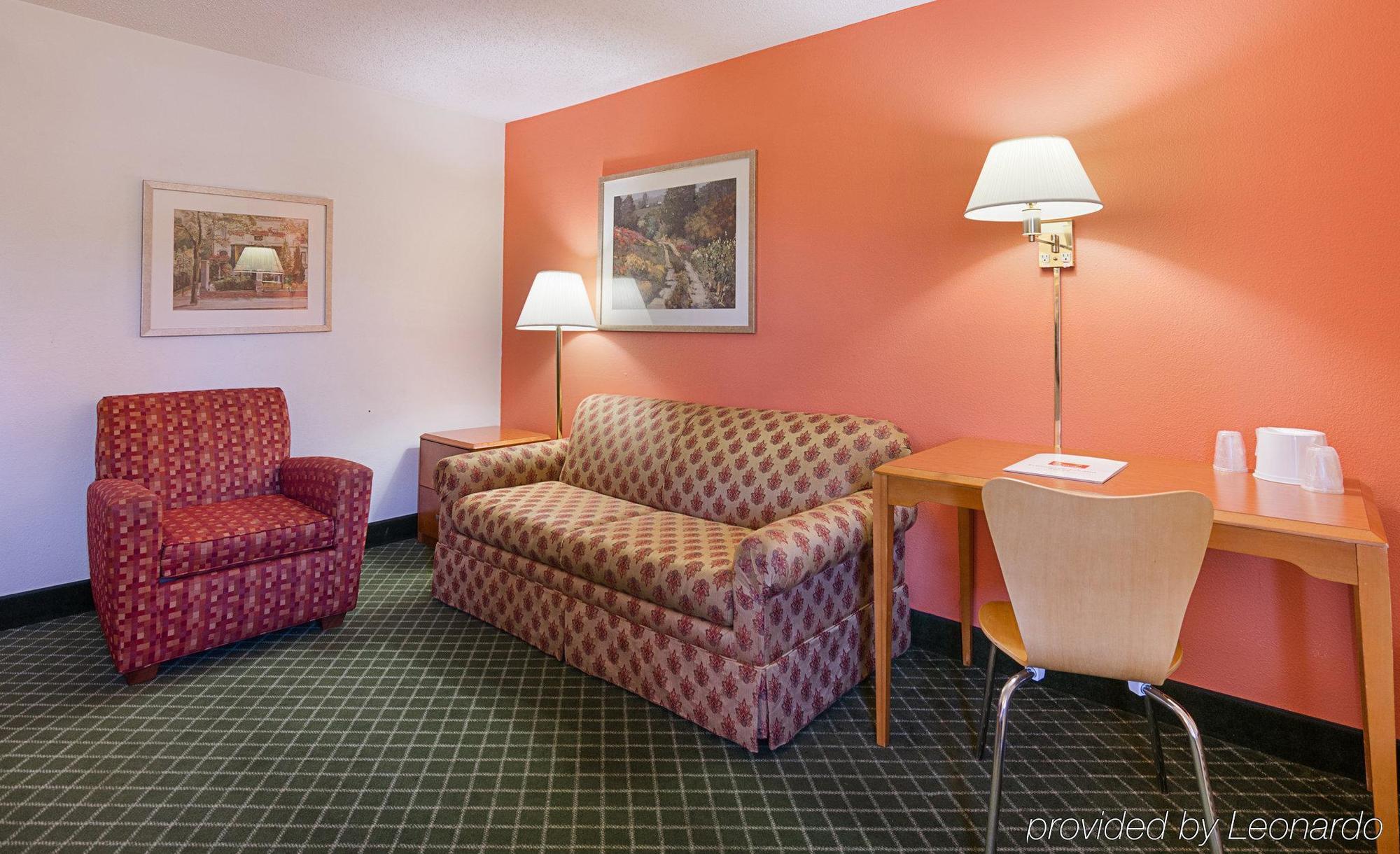 Econo Lodge Inn & Suites Johnson City Εξωτερικό φωτογραφία