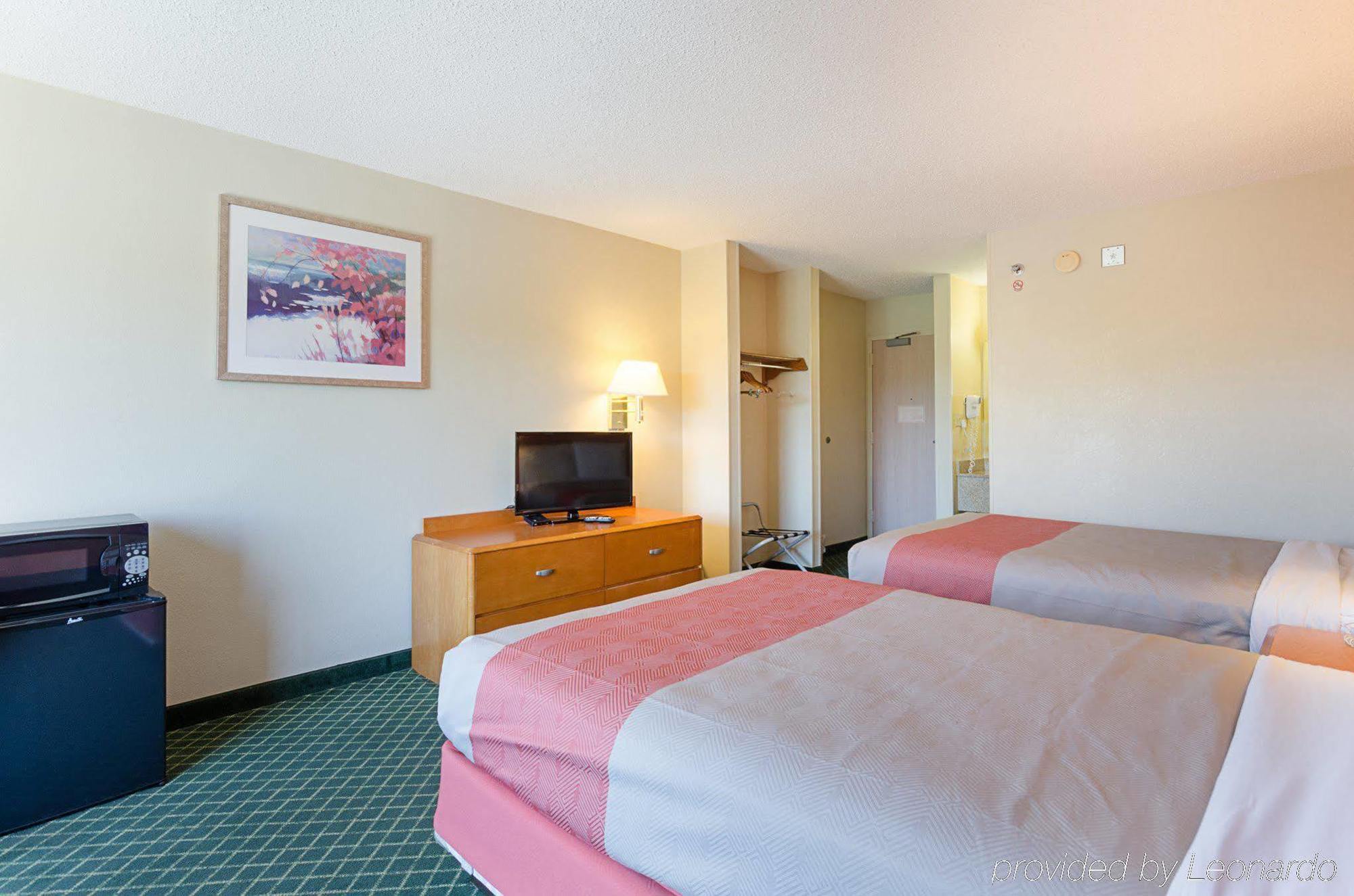 Econo Lodge Inn & Suites Johnson City Εξωτερικό φωτογραφία