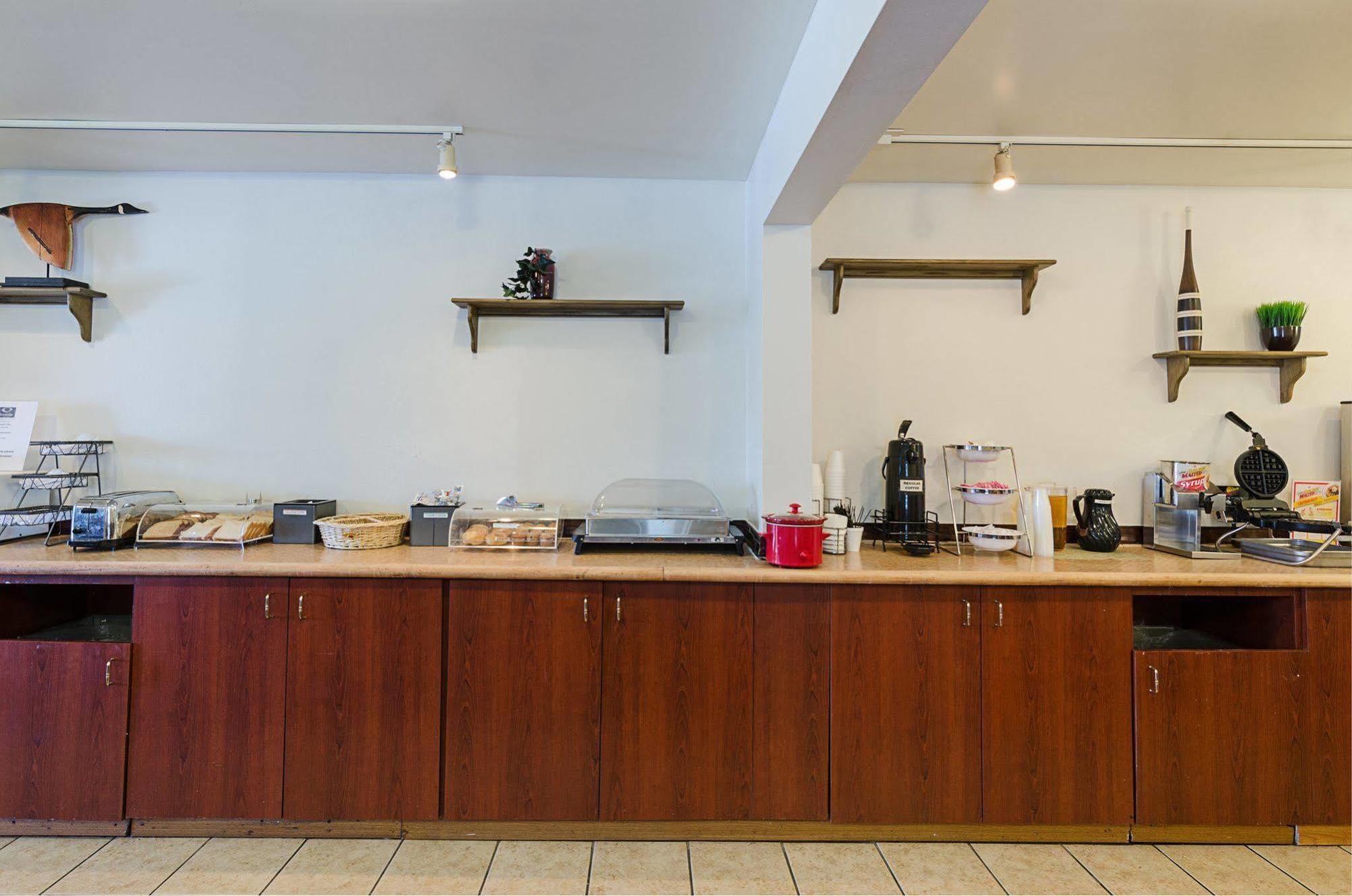 Econo Lodge Inn & Suites Johnson City Εξωτερικό φωτογραφία