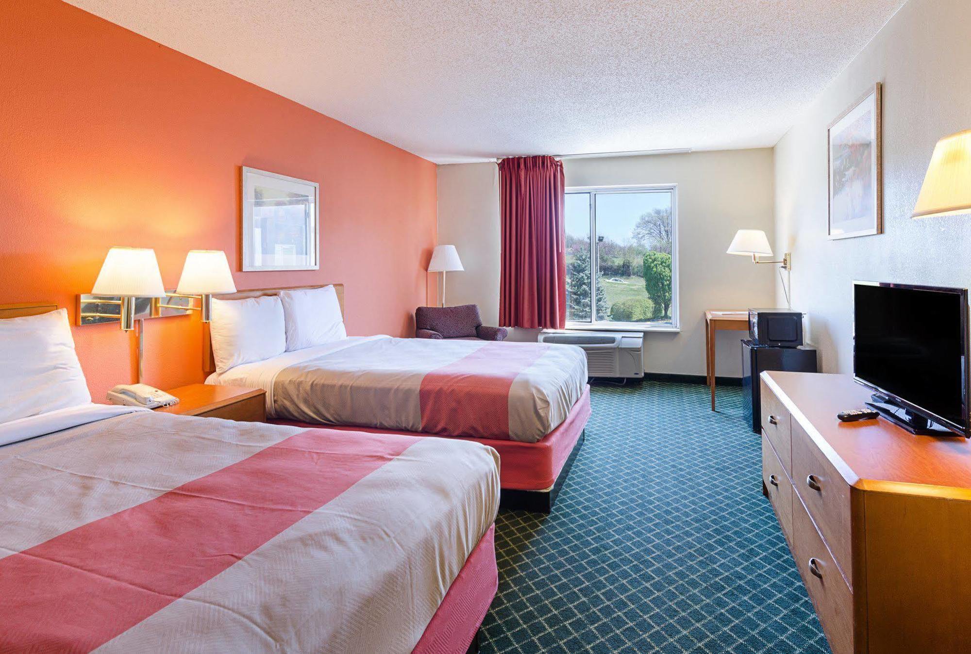 Econo Lodge Inn & Suites Johnson City Εξωτερικό φωτογραφία