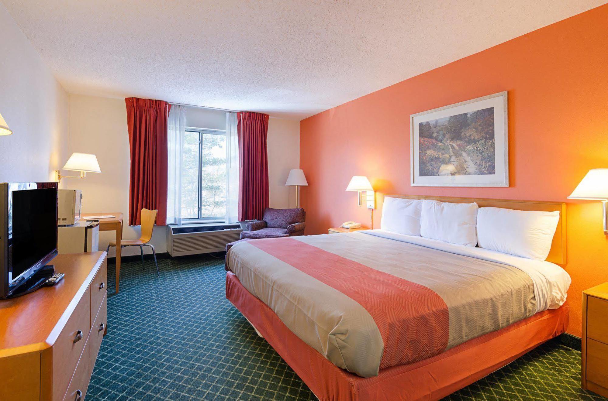 Econo Lodge Inn & Suites Johnson City Εξωτερικό φωτογραφία