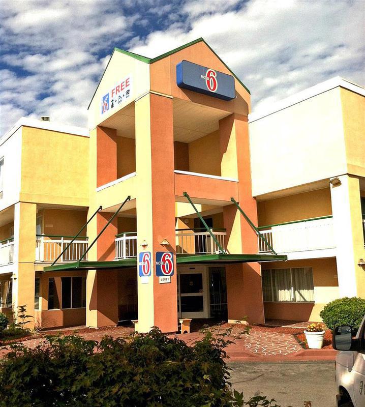 Econo Lodge Inn & Suites Johnson City Εξωτερικό φωτογραφία