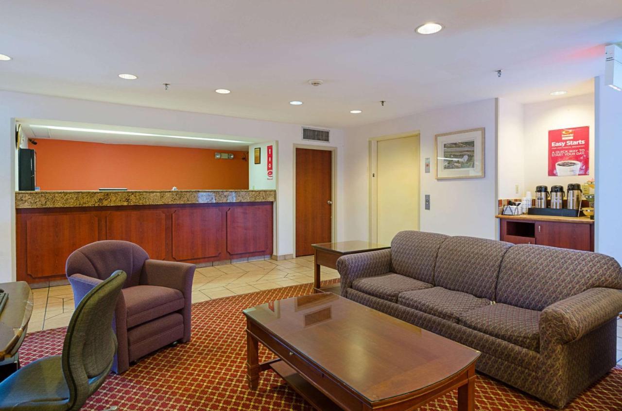 Econo Lodge Inn & Suites Johnson City Εξωτερικό φωτογραφία